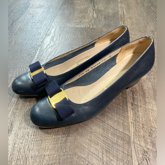 SALVATORE FERRAGAMO Leather Womens Heels - Picture 2 of 9